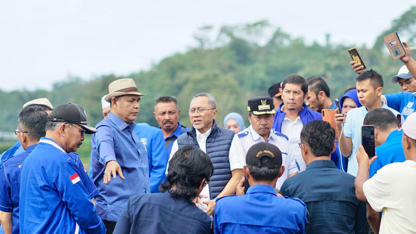 Banyak Kedai Hancur karena Galodo, Mendag Zulhas Janji Bangun Pasar